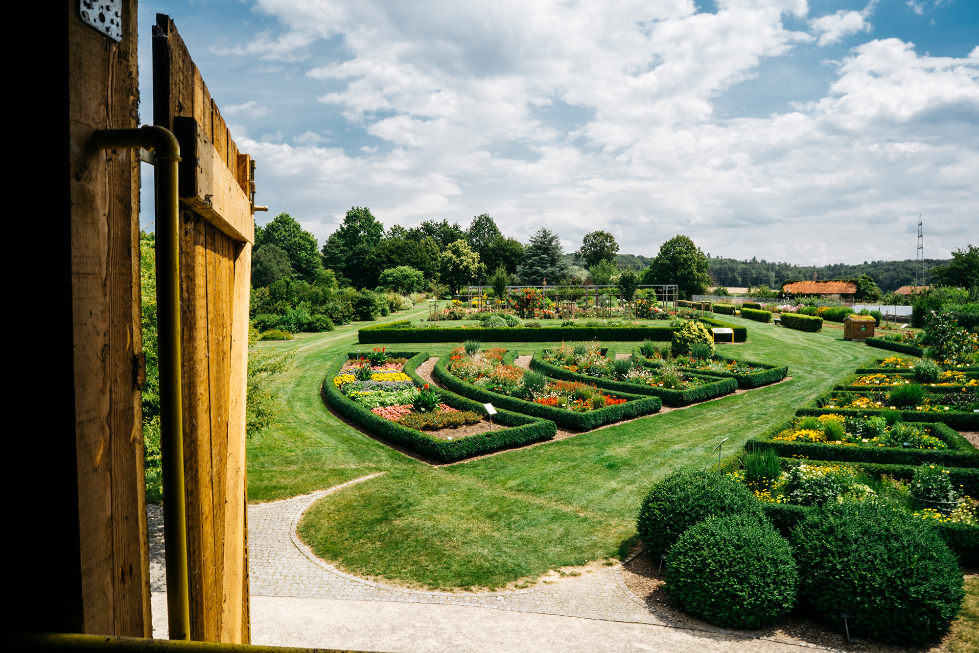 Nachhaltigkeit ist uns wichtig - Hintergrundbild Gartenanlage in Tachenhausen